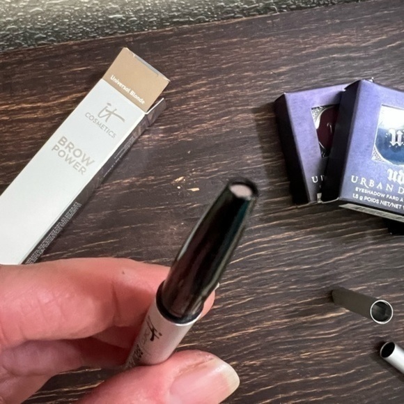 Urban Decay/It Cosmetics bundle new in package - Picture 16 of 16